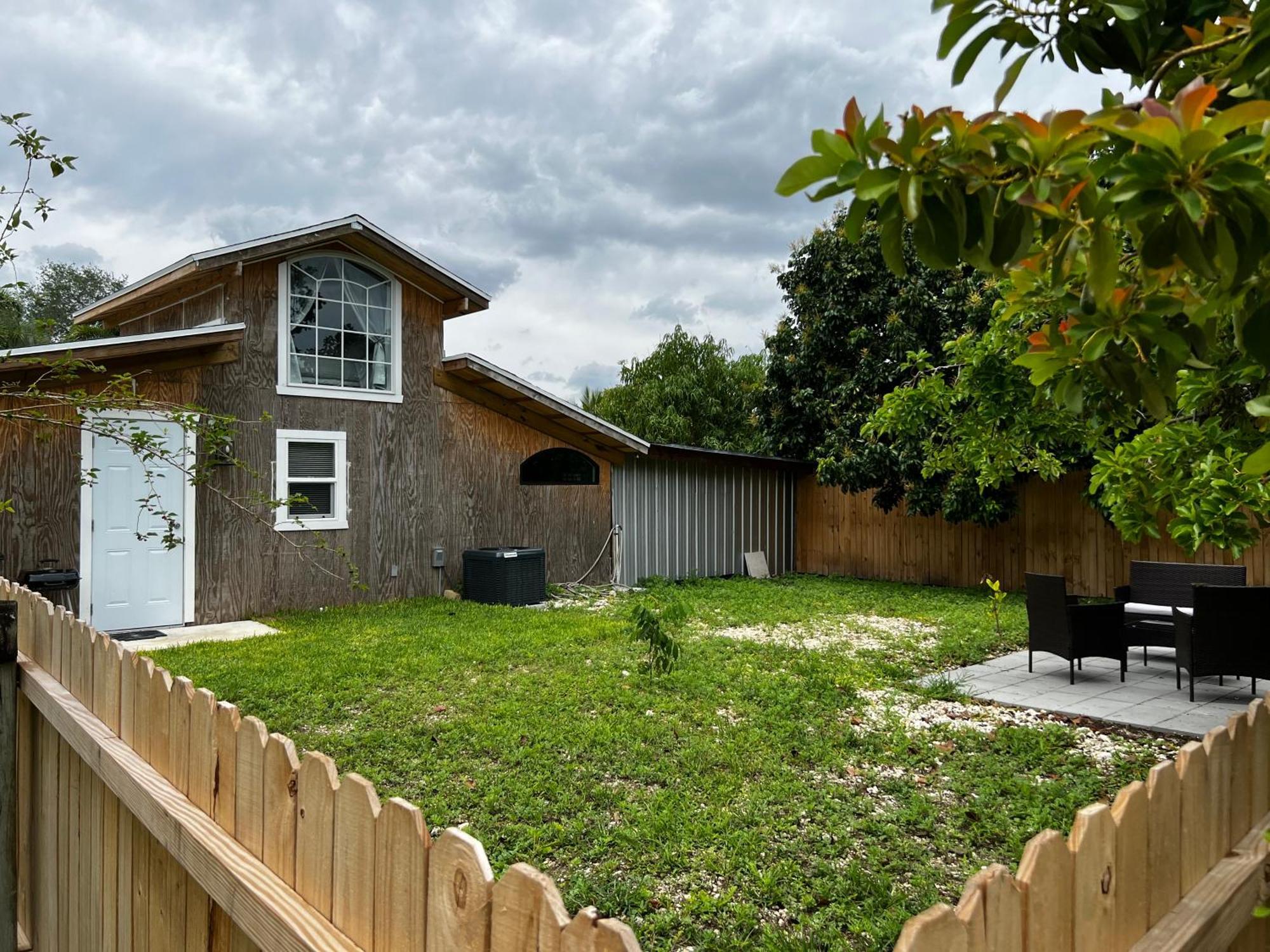 Maria'S Tiny Barn Guest House Homestead Exterior photo