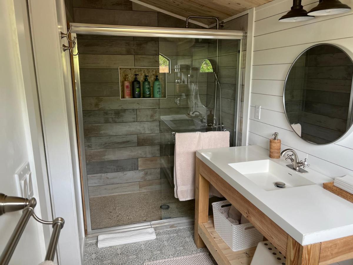 Maria'S Tiny Barn Guest House Homestead Exterior photo